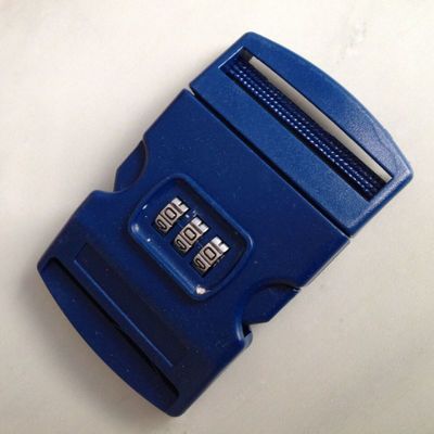 上海專(zhuān)業(yè)供應(yīng)箱包密碼插扣與塑膠模具注塑加工服務(wù)